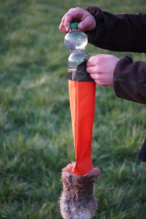 Firedog Dummy 3-teilig 500 g befüllbar orange mit Kaninchenfellring